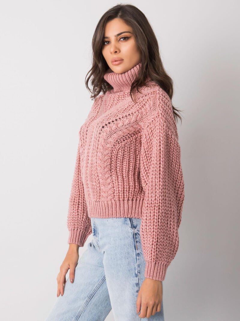 Różowy sweter z golfem i szerokimi rękawami - obrazek 3