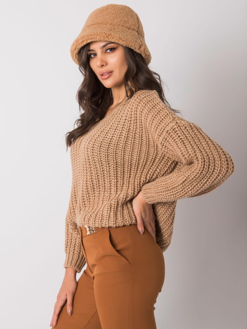 Beżowy sweter oversize damski - obrazek 2