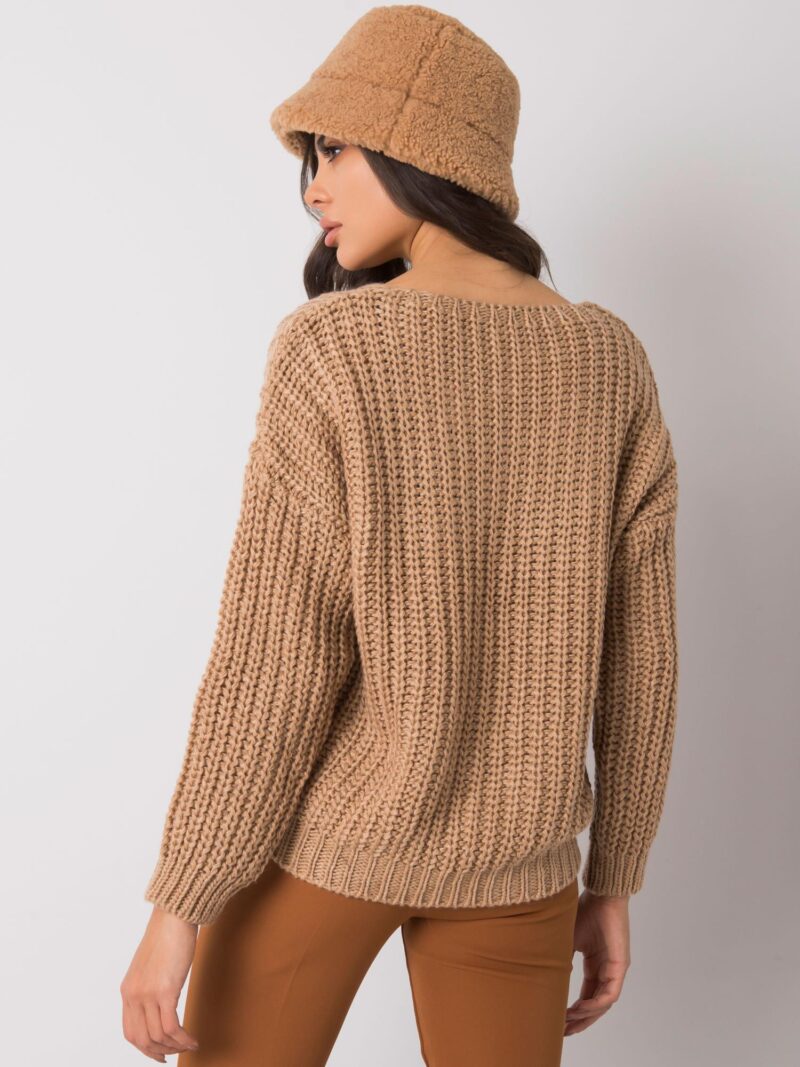 Beżowy sweter oversize damski - obrazek 3
