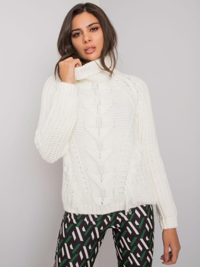 Sweter z golfem w kolorze ecru