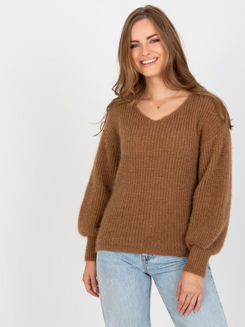 Brązowy sweter damski z luźnymi rękawami i dekoltem w serek