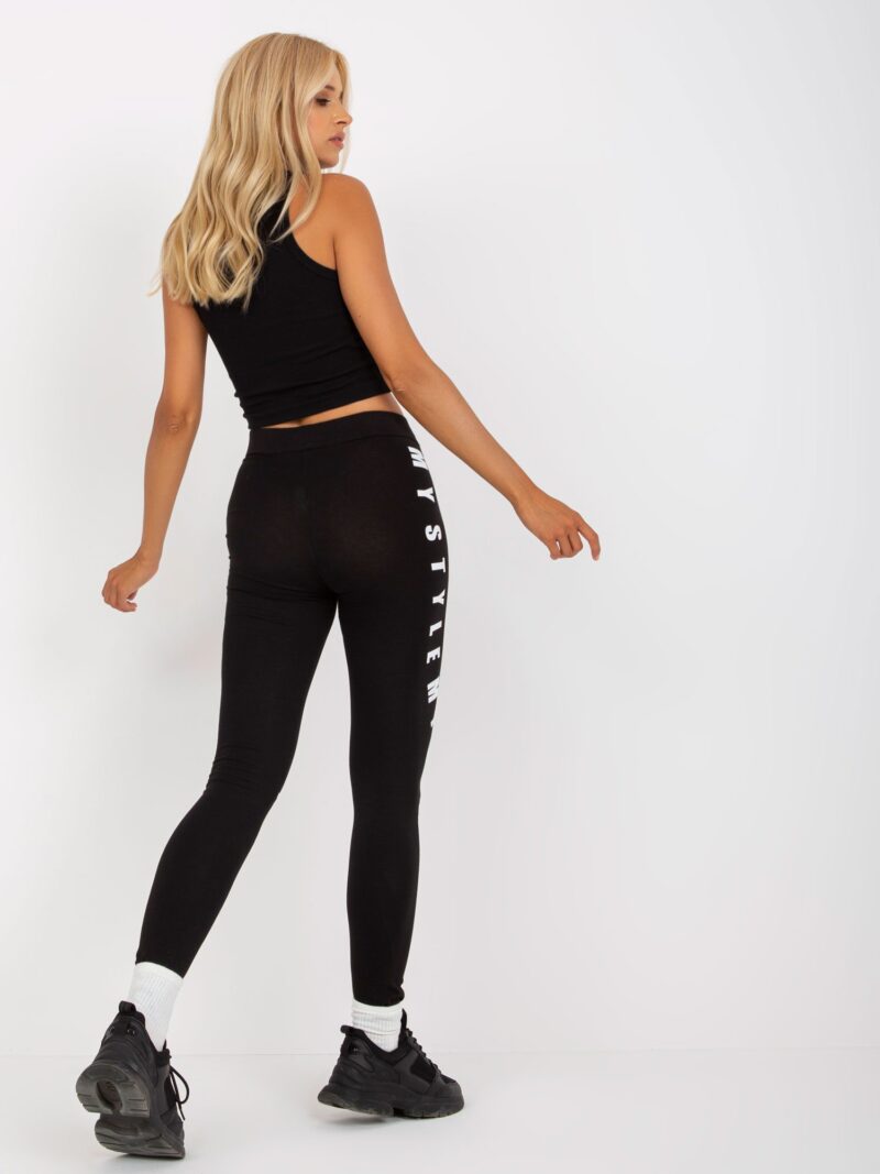 Czarne legginsy z napisem - obrazek 2