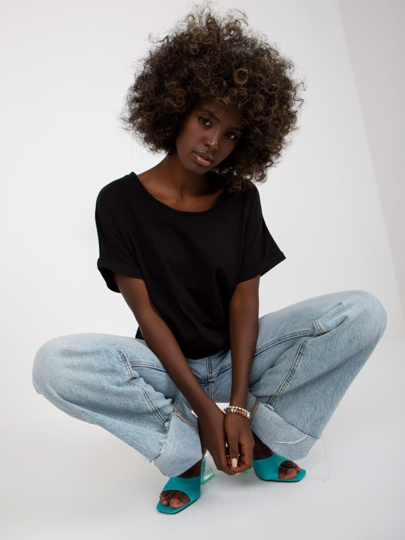 Czarny t-shirt oversize