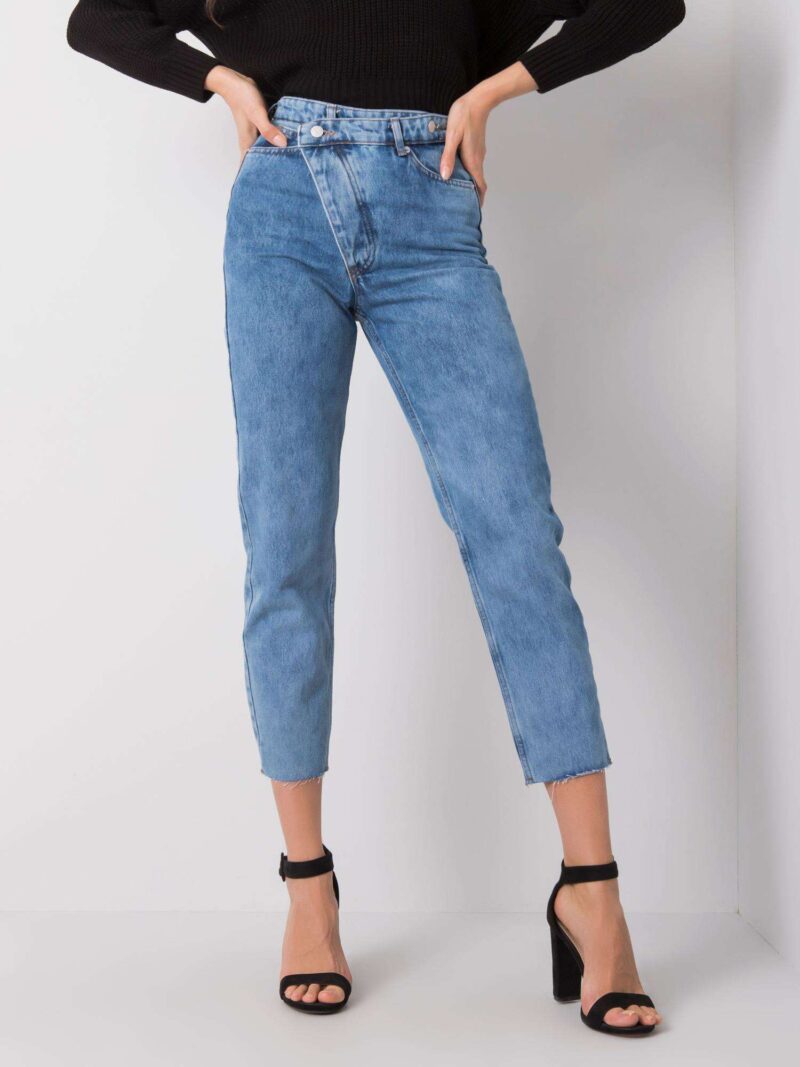 Niebieskie jeansy boyfriend - obrazek 4
