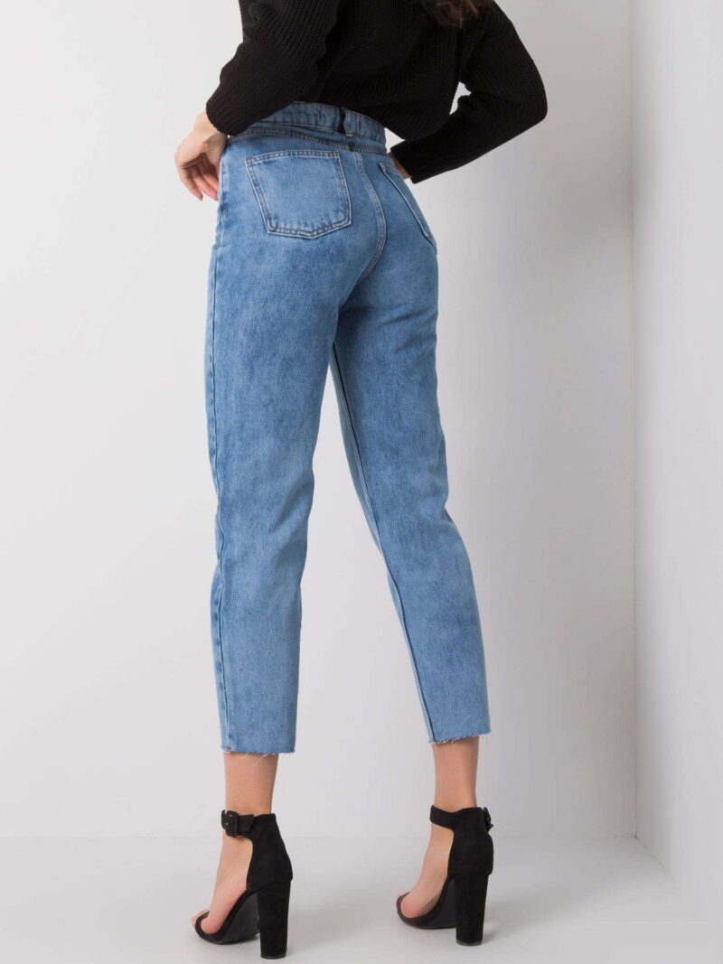Niebieskie jeansy boyfriend - obrazek 3