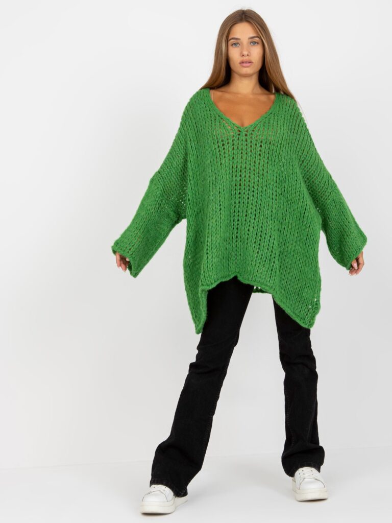 zielony luźny sweter damski