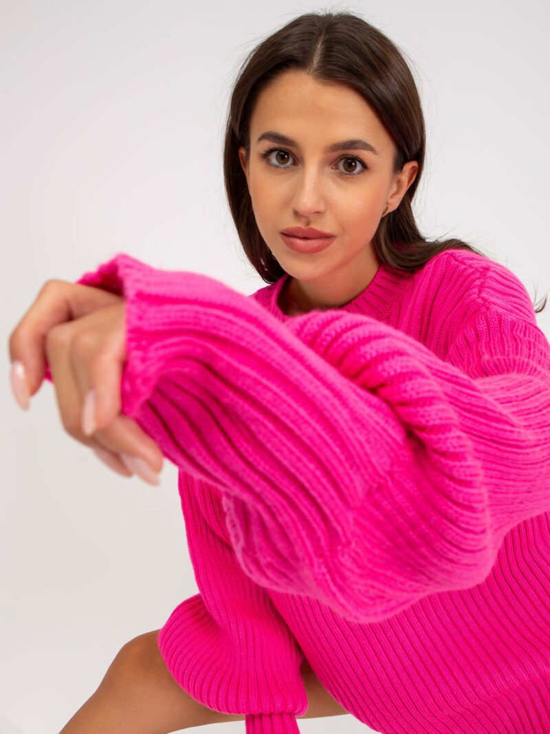 Różowy sweter oversize z szerokimi rękawami - obrazek 5