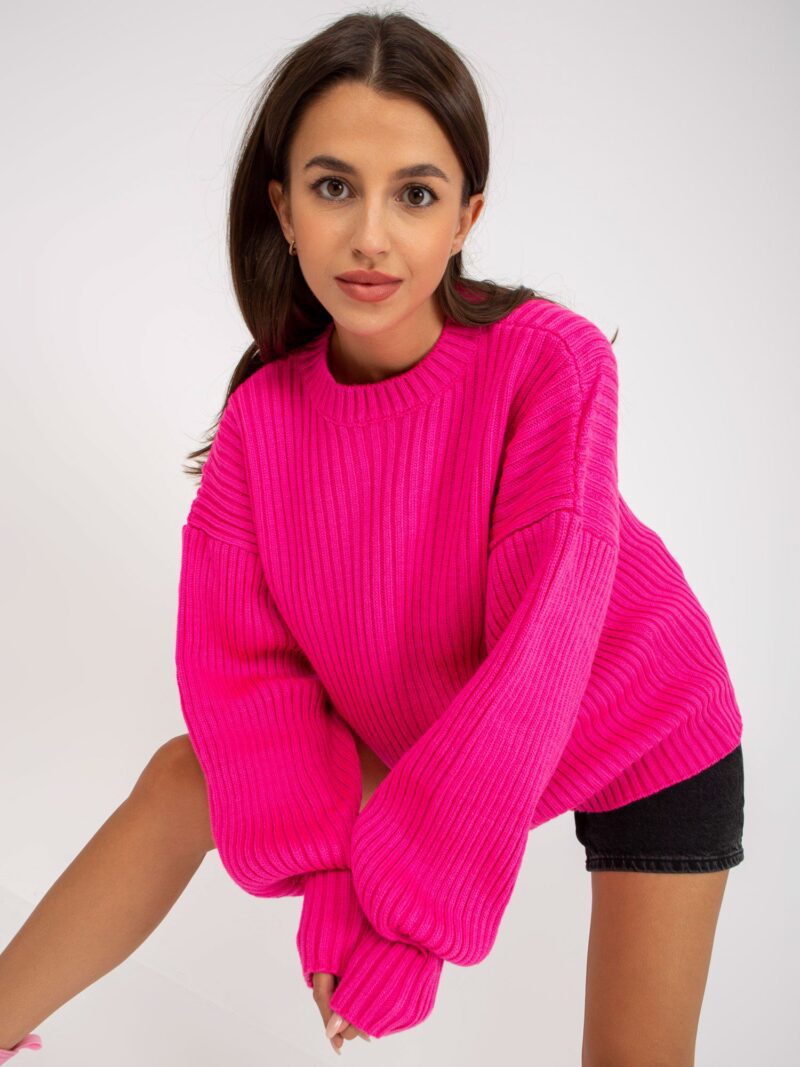 Różowy sweter oversize z szerokimi rękawami - obrazek 6