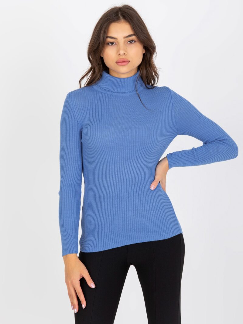Niebieski sweter damski w prążki - obrazek 5
