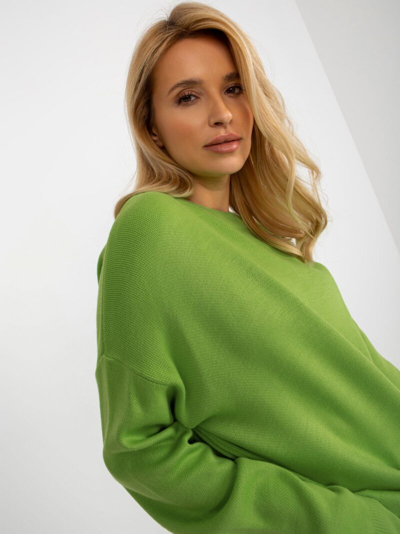 Jasnozielony sweter damski oversize - obrazek 4