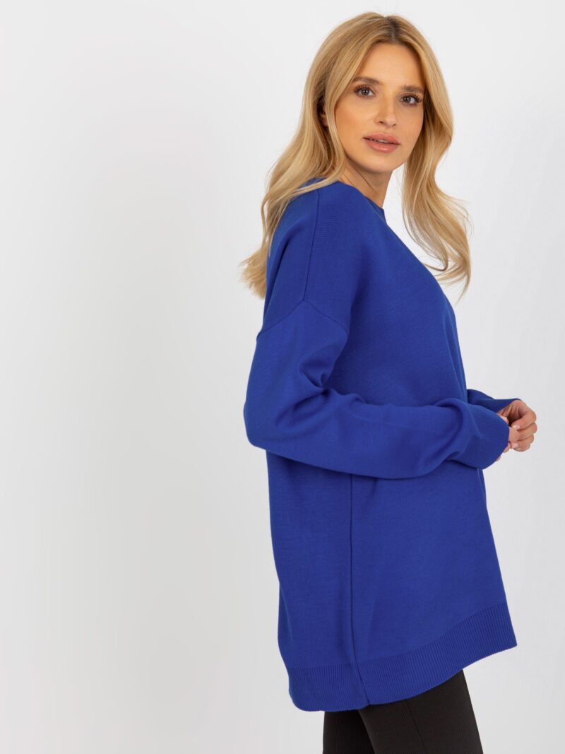Niebieski sweter damski oversize - obrazek 2