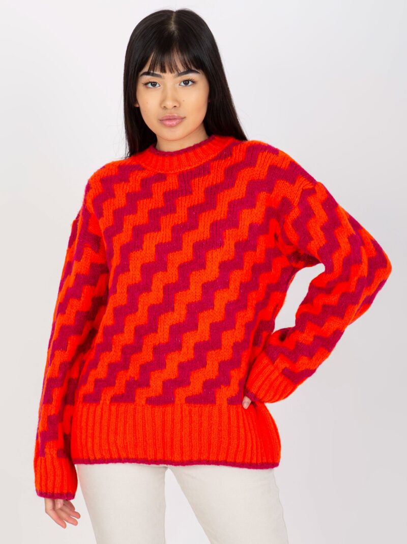 Pomarańczowy sweter damski ze stójką - obrazek 5