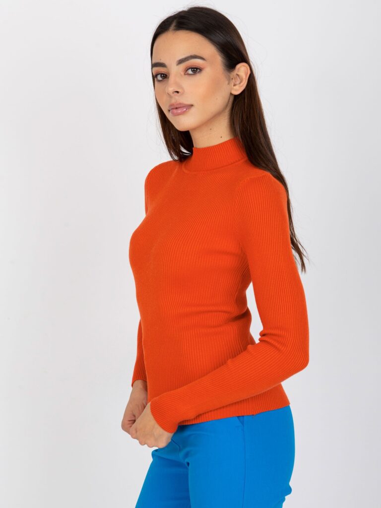 pomarańczowy sweter damski z półgolfem