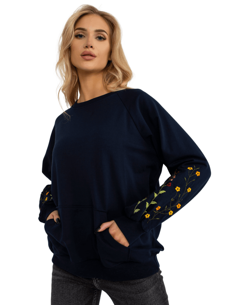 Granatowa bluza damska z haftem w kwiaty - obrazek 5