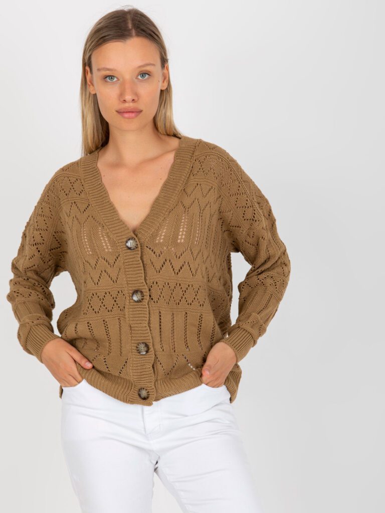 beżowy sweter damski