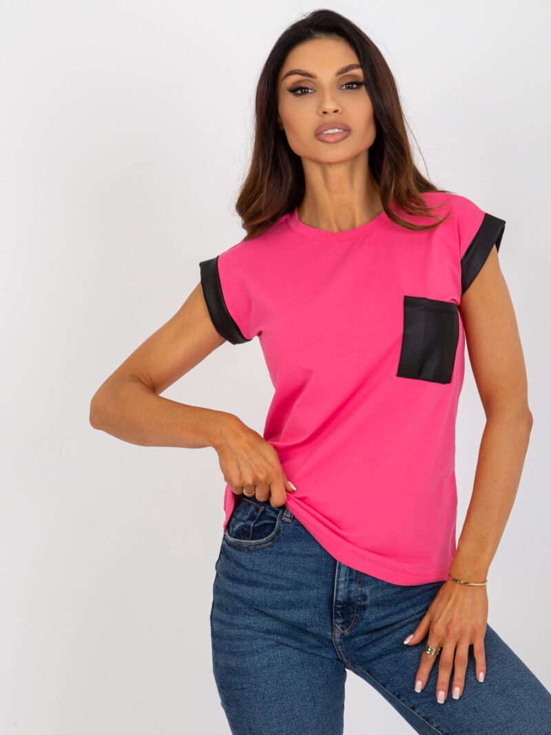 Różowy bawełniany t-shirt z kieszenią