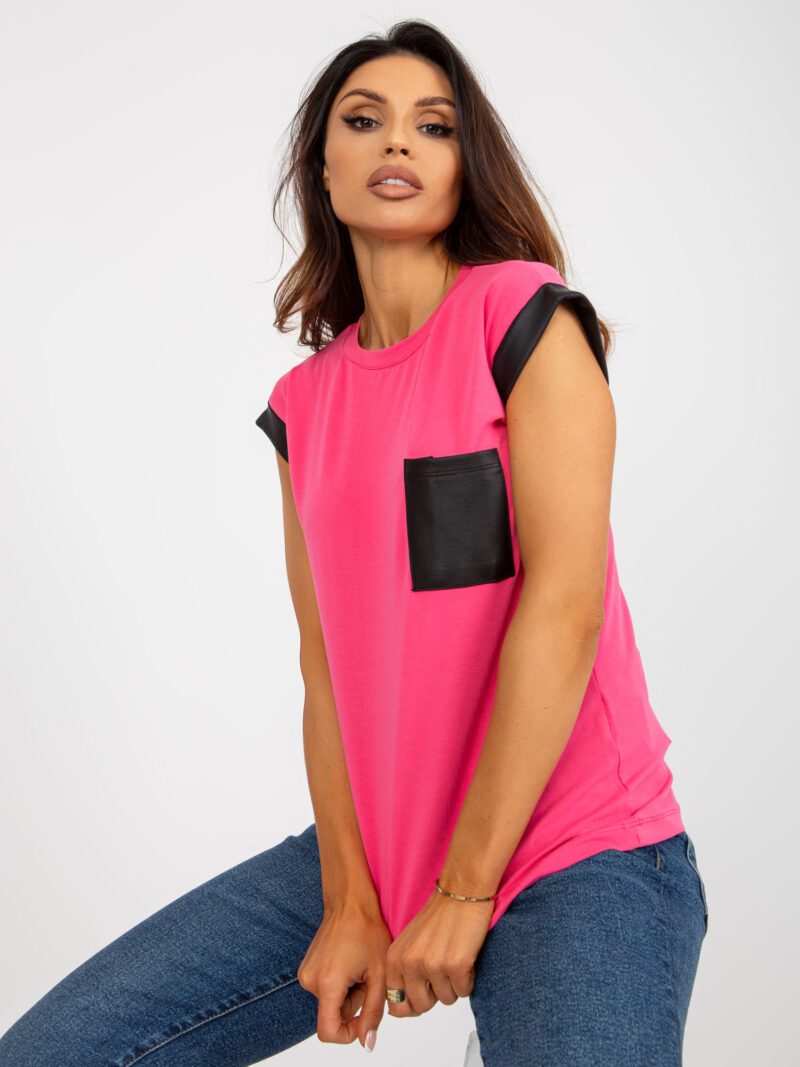 Różowy bawełniany t-shirt z kieszenią - obrazek 5