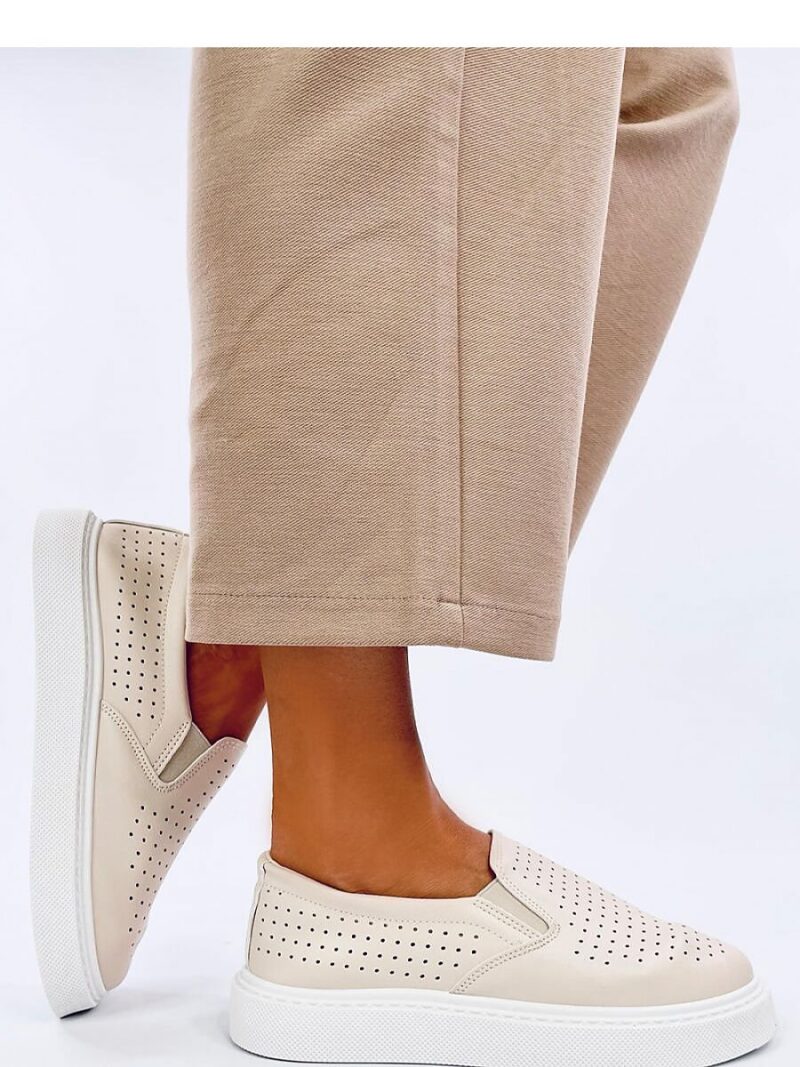 Trampki slip-on ażurowe TOWNS BEIGE - Inello - obrazek 3
