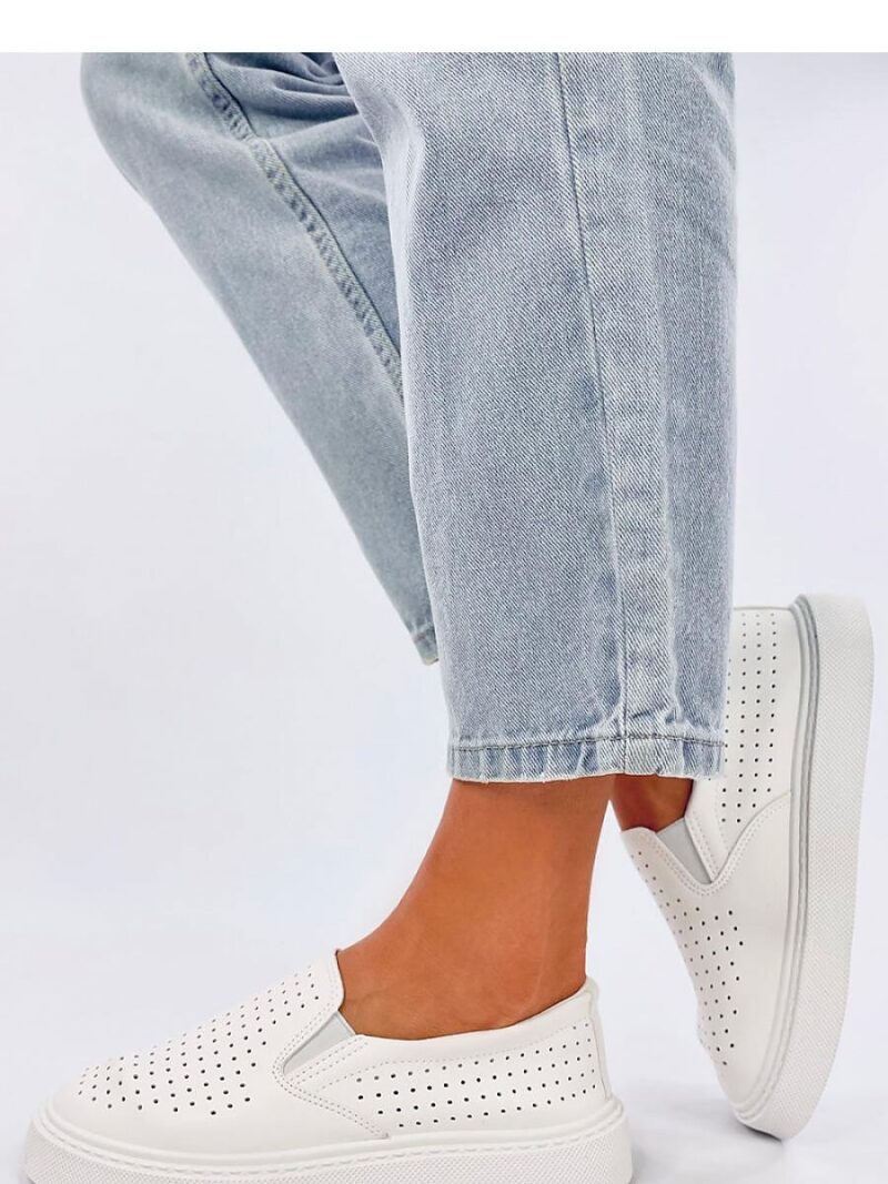Trampki slip-on ażurowe TOWNS WHITE - Inello - obrazek 3