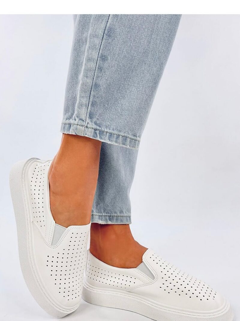 Trampki slip-on ażurowe TOWNS WHITE - Inello - obrazek 4