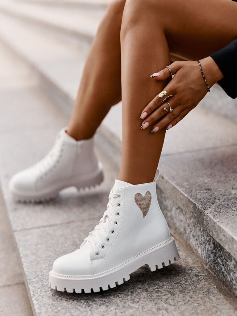 Botki Model Obeena 9681A White - Step in style
