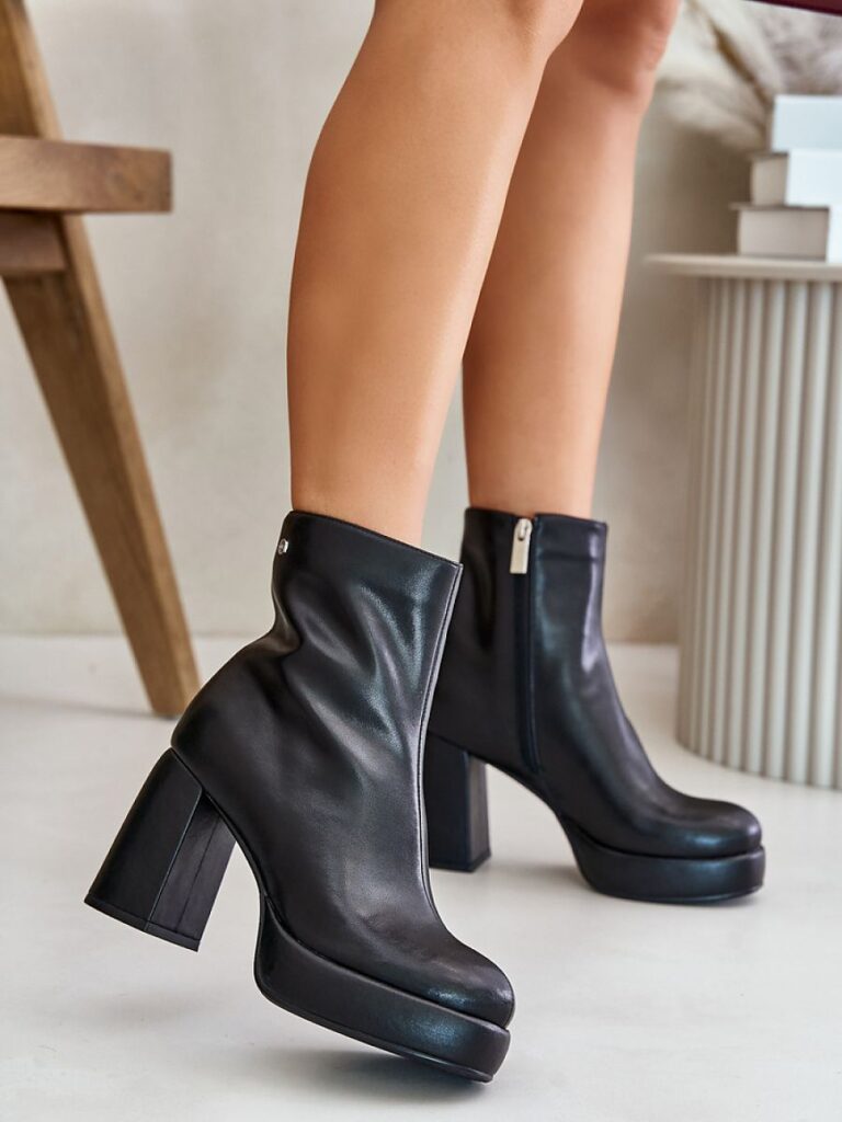 Botki Model Goe OO2N4166-W2 Black - Step in style