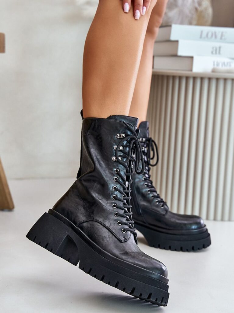 Workery Model Goe OO2N4121 Black - Step in style