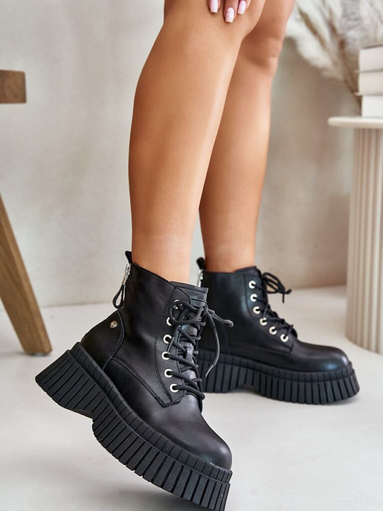 Trapery Model Goe OO2N4126 Black - Step in style