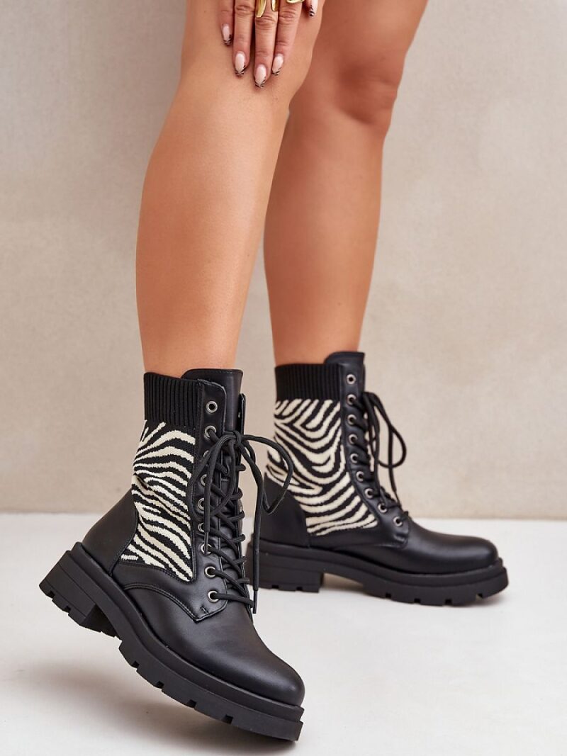 Workery Model Raviri LQ-5 B;ack - Step in style