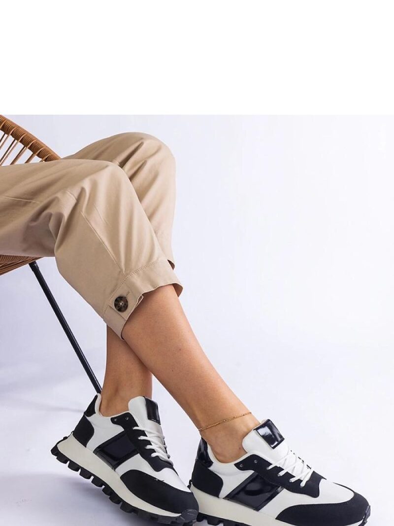 Czarne sneakersy z widocznym protektorem Restia - Solea - obrazek 3