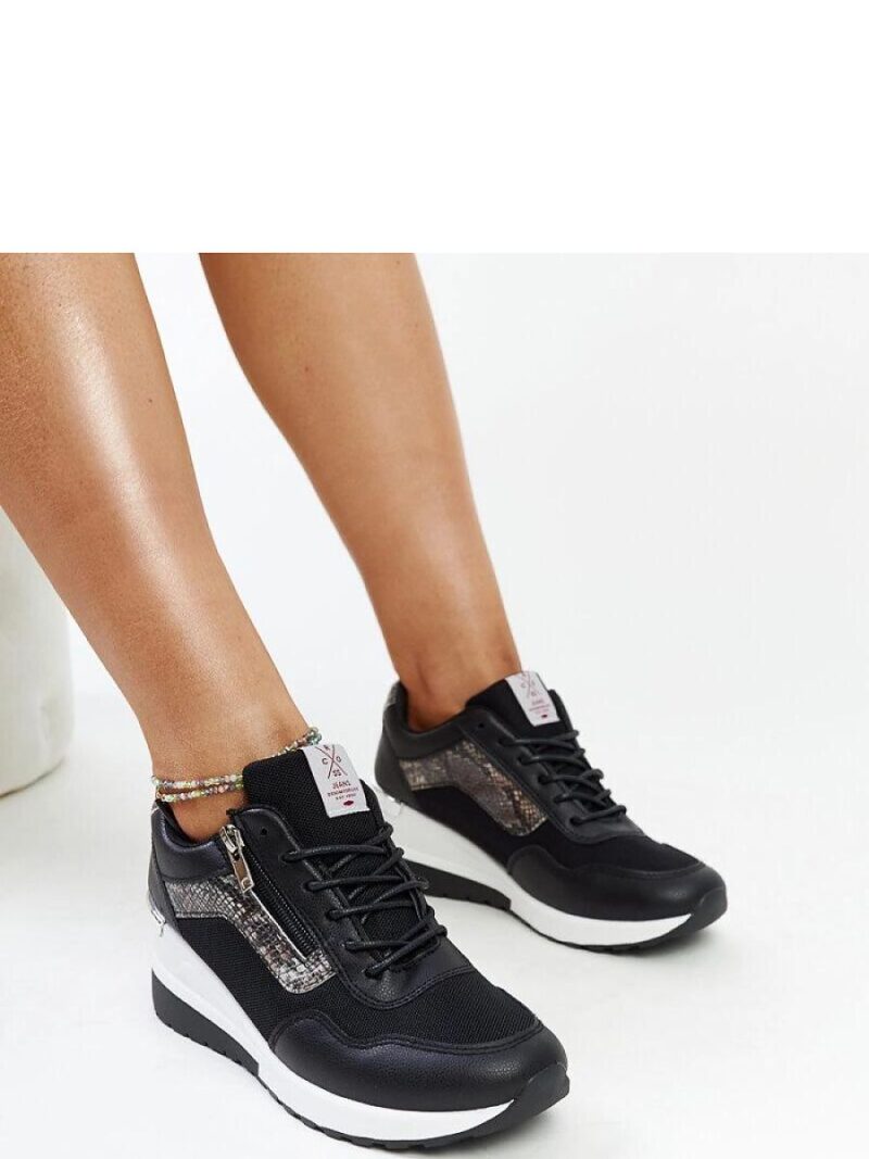 Czarne sneakersy damskie  na koturnie CROSS JEANS - Solea