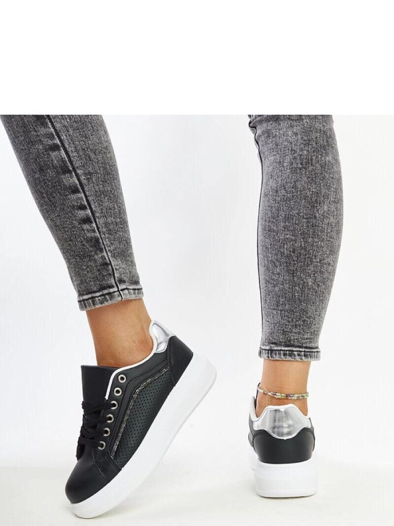 Czarne sneakersy z ozdobnymi cyrkoniami Perica - Solea - obrazek 5