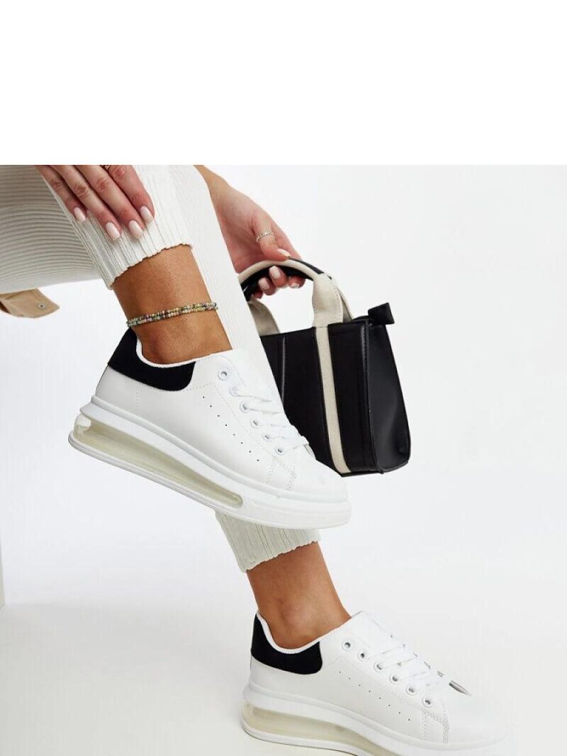 Białe sneakersy na wysokiej podeszwie Zrina - Solea