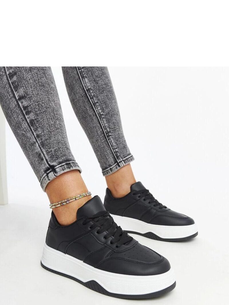 Czarne sneakersy na grubszej podeszwie Rafida - Solea