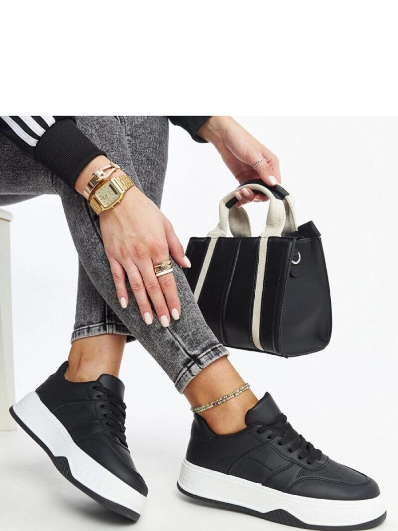 Czarne sneakersy na grubszej podeszwie Rafida - Solea - obrazek 2