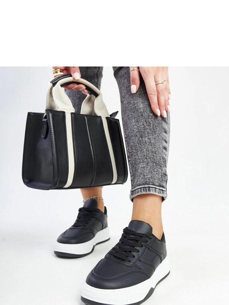 Czarne sneakersy na grubszej podeszwie Rafida - Solea - obrazek 3