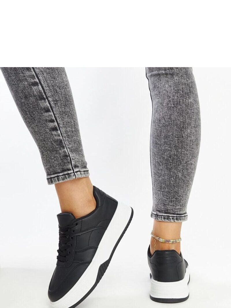 Czarne sneakersy na grubszej podeszwie Rafida - Solea - obrazek 5