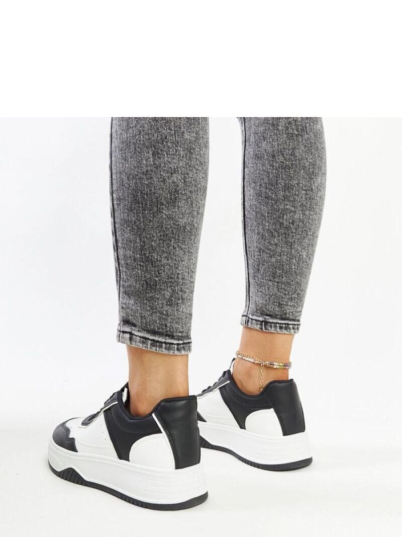 Biało-czarne sneakersy na grubszej podeszwie Rumai - Solea - obrazek 4