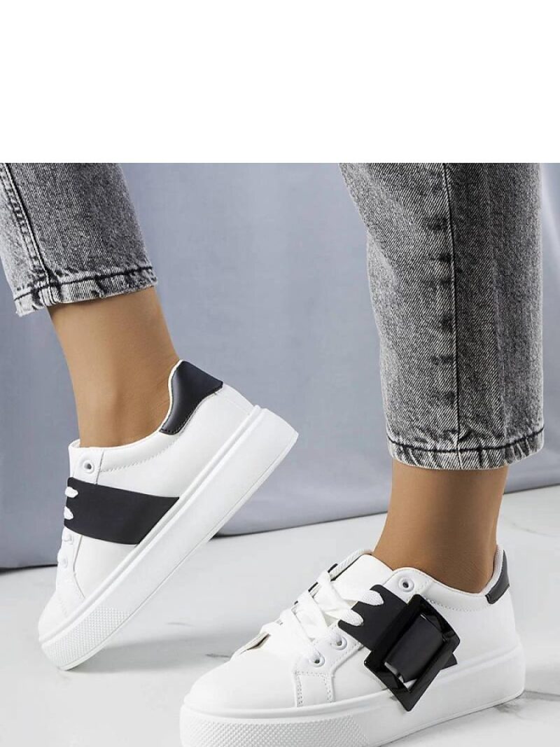 Białe sneakersy zdobione czarną klamerką Toni - Solea - obrazek 3