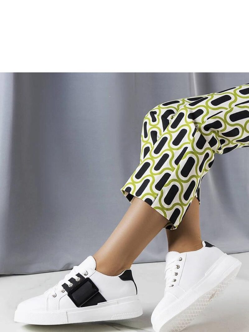 Białe sneakersy zdobione czarną klamerką Erin - Solea - obrazek 2